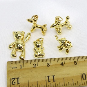 Mini pendentifs breloques solitaires en laiton plaqué or 18 carats, motif chien ballon, pour la création de bijoux tendance unisexe et féminins - Product Image 6