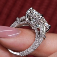 Anillo de Compromiso con Diamante Cultivado en Laboratorio CVD/HPHT, Corte Esmeralda de 0.5-3CT, Tres Piedras con Banda Pavé, Certificado IGI, Oro Blanco Sólido de 14K/18K