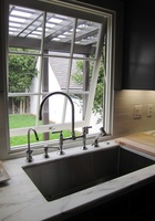 Ventana Abatible de Aluminio con Vidrio Esmerilado Resistente a la Humedad para Baño, Fácil Mantenimiento, Resistente a la Corrosión