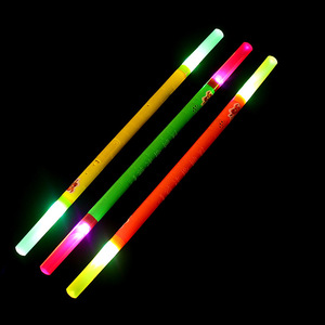 Bâton lumineux doré pour enfants, bâton lumineux en plastique avec fonction musicale, unisexe, âge 5 à 7 ans - Product Image 1