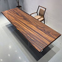 Table à manger en bois massif d'Amérique du Sud avec plateau en résine, design européen, pour la maison et l'hôtellerie