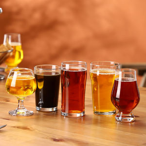Vente en gros de chope de bière soufflée à la main avec logo personnalisé coupe de verre à vin de football mondial ensemble de verres à bière bon marché verre à bière Pilsner transparent artisanal - Product Image 5