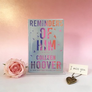Recuerdos de él, un nuevo libro de romance para adultos de Colleen Hoover - Product Image 1