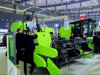 Chine célèbre nouvelle moissonneuse-batteuse TF120 260 hp 5200 mm largeur de coupe 13200 kg en stock