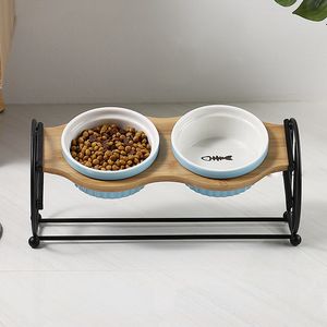 Bol double en céramique pour chat sur support en bois surélevé avec motif de patte pour chats - Product Image 5