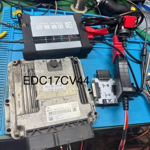 เครื่องสแกนรถบรรทุก Engine Dance X5 พร้อมแท็บเล็ต CF33 แล็ปท็อป 2-in-1 สำหรับการวินิจฉัยและโปรแกรมยานยนต์ยูโร 6 และรถบรรทุกหนักจีน - Product Image 2