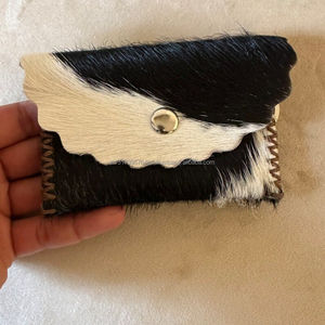 กระเป๋า CROWN BAGS รุ่นขายดี กระเป๋าใส่เหรียญแฟชั่นสไตล์ตะวันตกสำหรับผู้หญิง ทำด้วยมือจากหนังวัวแท้ ขนสัตว์ ซิปปิดแบบโปร่ง ดีไซน์ล่าสุด - Product Image 3