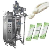 Máquina automática de llenado y sellado de bolsas tipo sachet para líquidos y pastas con esquinas redondeadas, para salsa, kétchup, chile y miel.
