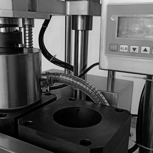 Presse de fermeture de bouteille pour faire le plastique pour la machine de capsulage automatique de fiole semi automatique de bouteilles - Product Image 4
