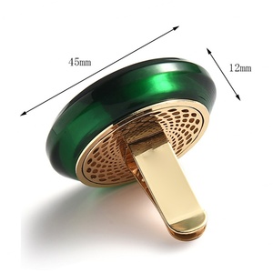 น้ำหอมปรับอากาศในรถยนต์แบบหนีบช่องแอร์ คุณภาพระดับโรงงานผู้ผลิตดั้งเดิม สำหรับรถยนต์หรู - Product Image 4