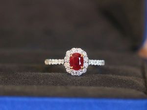 Bague Xinfly en or pur 18 carats avec rubis sang de pigeon et diamant du Mozambique - Product Image 4