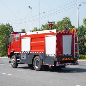 Camion de pompiers à mousse avec réservoir d'eau 1SUZU 4X4 pour les opérations de sauvetage en cas d'incendie en forêt montagneuse - Product Image 2
