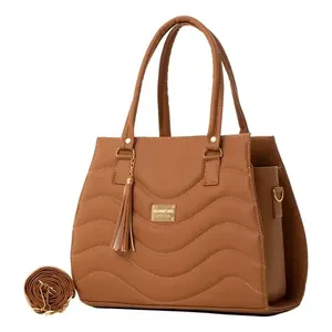 Bolso Tote para Mujer Fana Alissa M3766 Color Camel, Microfibra, Cuero Sintético, Asas Superiores, Decoración con Borlas, Uso Diario Informal - Product Image 1