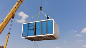 Casetta Prefabbricata Modulare da Campeggio con 2 Camere da Letto, Design Tradizionale, con Scale - Apple Cabin - Product Image 2