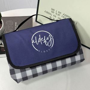 เสื่อปิกนิกแบบพกพา ลายตารางกิงแฮม พร้อมหูหิ้ว สำหรับตั้งแคมป์ - Product Image 1