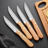 Lot de 12 couteaux à steak de qualité supérieure avec manche en bois et lame dentelée en acier 2Cr13 pour restaurants, barbecues et traiteurs