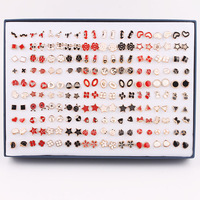 Aretes de Plástico Antialérgicos con Forma de Flor, Pentagrama, Redondos y Cuadrados, en Negro, Rojo y Blanco, con Efecto de Goteo de Aceite