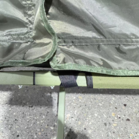 Lit de camping portable imperméable avec cadre en acier surélevé et revêtement argenté