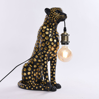 Lampe de Table Sculpture Guépard Animalier en Résine Art Moderne, Décoration de Luxe pour Hôtel, Bureau et Salon
