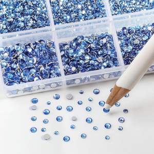 7200 piezas de diamantes de imitación de resina de base plana de 3mm, 4mm, 5mm, cristal AB, gemas redondas para uñas y manualidades, 3 tamaños mixtos con kit de lápiz de cera - Product Image 2