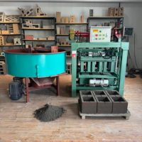 Machine à fabriquer des briques en ciment semi-automatique à haute efficacité, machine à fabriquer des briques personnalisée avec moteur 220v à vendre