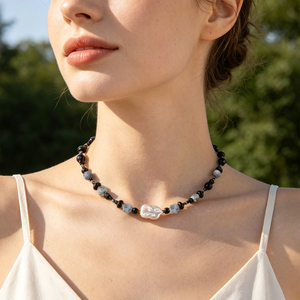 Collar de Moda Bohemio Ajustable para Mujer con Cuentas de Ónix Negro Natural y Piedra Lunar, Collares de Piedra Natural - Product Image 1