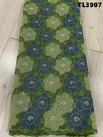 Tissu en dentelle de tulle luxueux avec embellissements en pierres et tissu en maille pour robe de soirée