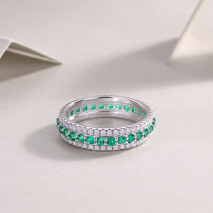 Bague en argent sterling 925 avec moissanite de laboratoire émeraude de 2 mm, double rangée, 1,2 mm, couleur D, VVS1 - Product Image 4