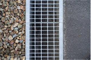 ตะแกรงเหล็กกล้าคาร์บอนกันสนิมสำหรับสถานที่บำบัดน้ำเสียกลางแจ้ง - ทนทานและป้องกันการกัดกร่อน ดีไซน์สำหรับงานอุตสาหกรรม - Product Image 2