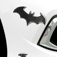 Autocollants de pare-chocs auto-adhésifs chromés imperméables, motif super-héros sportif rouge et noir, emblème de voiture Premium Texture Bat, style dessin animé