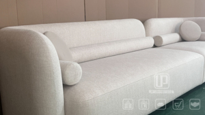 Sofá Seccional Italiano de Lujo Ligero, Construcción en Madera, Tapizado en Terciopelo, de Gran Venta - Product Image 4