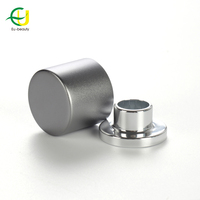 Le capuchon magnétique en aluminium gris de luxe de haute qualité en usine convient au bouchon magnétique puissant de bouteille de parfum de pulvérisation de sertissage de 15mm