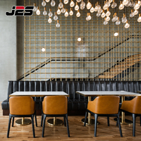Ensemble de mobilier de restaurant moderne J2S, sièges de banquettes incurvés, chaises de restaurant, table aspect marbre, mobilier pour projets d'espaces commerciaux