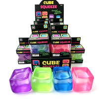 Jouet anti-stress populaire, portable, mignon, de poche, en forme de cube carré, pour la décoration de bureau