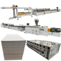 Machine de fabrication de fenêtres et de portes/Machine de fabrication de portes en PVC/Ligne de production d'extrusion de panneaux de portes larges en WPC