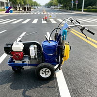 Machine de marquage routier à peinture froide par pulvérisation sans air avec contrôle précis des lignes pour le traçage des voies autoroutières