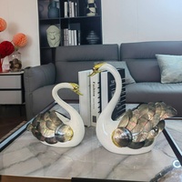 Sculptures modernes en résine de cygne blanc Statues d'animaux Coquillage de mer Œuvres d'art décoratives Figurine d'oiseaux d'amour pour les couples Cadeaux de mariage