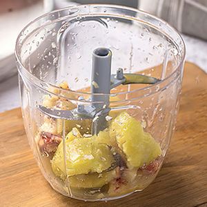 Kitchen Mini Mashed Garlic Press Garlic <b>Chopper</b> Machine Garlic Stirring Grinder - Product Image 3