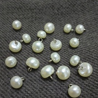 Botones de resina con forma de bollo vaporizado, cosidos a mano, con vástago de cobre y perla, de caña alta, de fábrica de suministro directo, China