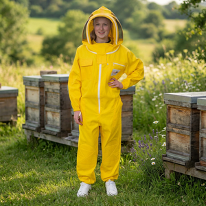 Traje de Apicultura de Poliéster Anticorte de Alta Calidad, Color Amarillo, Resistente al Calor - Product Image 1