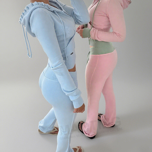 Conjunto de Sudadera y Pantalones de Chándal Y2K de Algodón Tejido Personalizado para Mujer, Estilo Acampanado, Ajustado, con Capucha Corta y Efecto Desgastado - Product Image 1