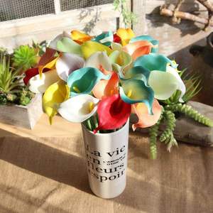 Mini-bouquet de lys calla longue durée pour mariage, fleurs en PU au toucher réel et d'aspect naturel pour la décoration de la maison, des fêtes et des remises de diplômes - Product Image 3