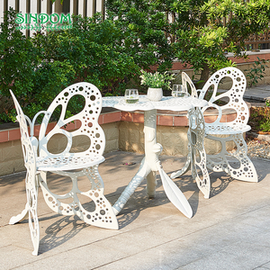 Set di Tavoli e Sedie da <span class=keywords><strong>Esterno</strong></span> in Lega di Alluminio con <span class=keywords><strong>Design</strong></span> a Farfalla in Stile Europeo Creativo per Hotel e Cortili - Product Image 1