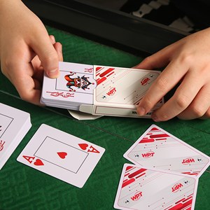Kartu Texas Hold'em PVC Halus dan Tahan Lama, Dapat Digunakan Kembali, Profesional untuk Pertemuan Klub dan Kompetisi Permainan - Product Image 6
