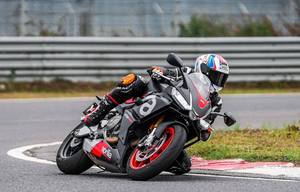 Neumáticos Radiales CST para Motocicleta <span class=keywords><strong>140</strong></span>/<span class=keywords><strong>70</strong></span>-<span class=keywords><strong>17</strong></span> <span class=keywords><strong>140</strong></span> <span class=keywords><strong>70</strong></span> <span class=keywords><strong>17</strong></span>, Neumáticos de Carreras y Carretera para Motocicleta <span class=keywords><strong>17</strong></span> - Product Image 3