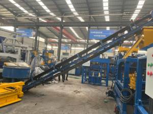 Macchina Automatica Idraulica per la Produzione di Blocchi Cavi in Calcestruzzo con Motore e Pompa - Product Image 3