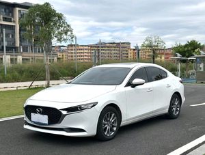 Sedán Compacto Automático con Volante a la Izquierda Como Nuevo, <span class=keywords><strong>Mazda</strong></span> <span class=keywords><strong>3</strong></span> Axela <span class=keywords><strong>2021</strong></span>, Bajo Kilometraje, Excelente Estado y Fiabilidad de <span class=keywords><strong>Mazda</strong></span>, Primer Auto - Product Image 5