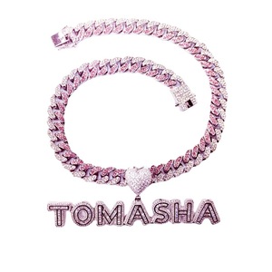 Collana con ciondolo con <span class=keywords><strong>nome</strong></span> personalizzato in zirconi con <span class=keywords><strong>pietre</strong></span> rosa stile Hip Hop Choker con lettere diamantate personalizzate in acciaio inossidabile - Product Image 5