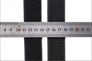 شريط فيلكرو لاصق قوي لتثبيت سجاد السيارات وحصائر الأرضيات، مانع للانزلاق، متوفر باللونين الأسود والأبيض - Product Image 3