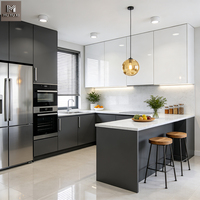 Armoires de cuisine modernes et simples, faciles à nettoyer, finition brillante, avec îlot central, en MDF et contreplaqué